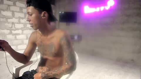 Snapshot of elchicletv chatting on 12-27-24, 08:24 El CHICLE TV - SHOW online show from 12-27-24, 08:24