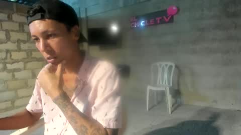 Snapshot of elchicletv chatting on 01-04-25, 02:25 El CHICLE TV - SHOW online show from 01-04-25, 02:25