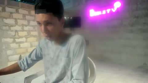 Snapshot of elchicletv chatting on 01-05-25, 02:49 El CHICLE TV - SHOW online show from 01-05-25, 02:49