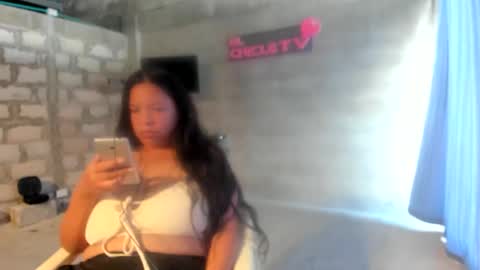 Snapshot of elchicletv chatting on 01-17-25, 04:26 El CHICLE TV - SHOW online show from 01-17-25, 04:26