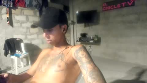 Snapshot of elchicletv chatting on 02-12-25, 07:02 El CHICLE TV - SHOW online show from 02-12-25, 07:02