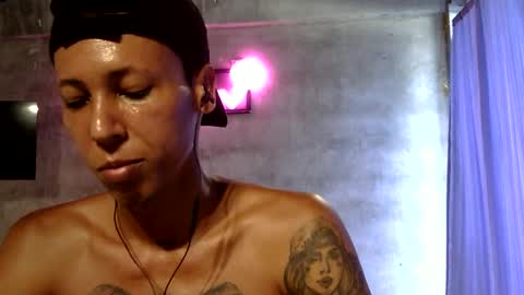 Snapshot of elchicletv chatting on 02-22-25, 12:40 El CHICLE TV - SHOW online show from 02-22-25, 12:40