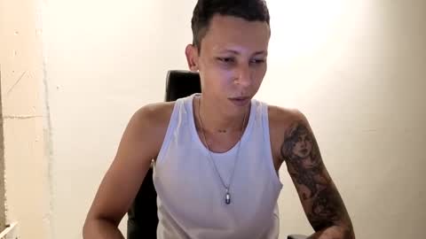 Snapshot of elchicletv chatting on 09-27-25, 12:48 El CHICLE TV - SHOW online show from 09-27-25, 12:48