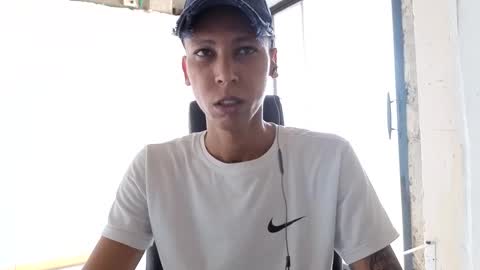 Snapshot of elchicletv chatting on 09-30-25, 07:19 El CHICLE TV - SHOW online show from 09-30-25, 07:19