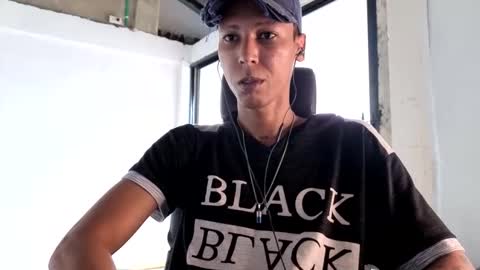 Snapshot of elchicletv chatting on 10-04-25, 07:45 El CHICLE TV - SHOW online show from 10-04-25, 07:45