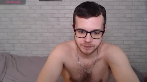 Snapshot of electric_smile chatting on 06-17-26, 12:07 Alex online show from 06-17-26, 12:07