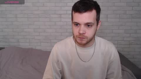 Snapshot of electric_smile chatting on 06-18-26, 10:19 Alex online show from 06-18-26, 10:19