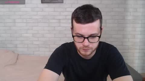 Snapshot of electric_smile chatting on 07-18-26, 05:44 Alex online show from 07-18-26, 05:44