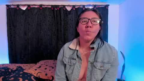 Snapshot of electricnightsxxx chatting on 05-17-26, 01:51 LEXA CLARKE online show from 05-17-26, 01:51