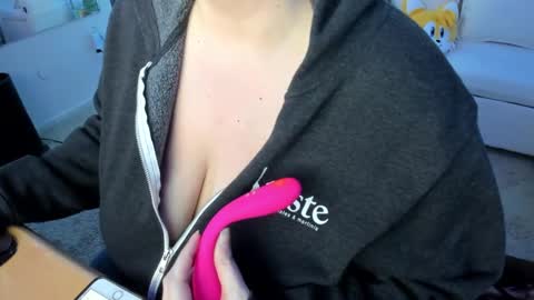 Snapshot of electrifiedlove_ chatting on 02-19-25, 09:03 electrifiedlove_ online show from 02-19-25, 09:03