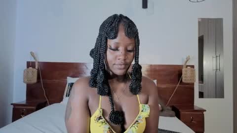 Snapshot of elegant_ebony chatting on 05-11-26, 11:38 Nika online show from 05-11-26, 11:38