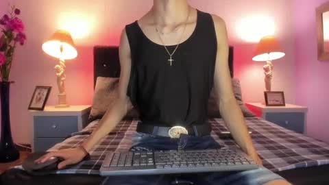 Snapshot of elegant_wolf chatting on 12-28-24, 02:43 Elegant online show from 12-28-24, 02:43