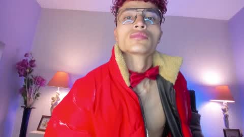 Snapshot of elegant_wolf chatting on 01-08-25, 02:25 Elegant online show from 01-08-25, 02:25