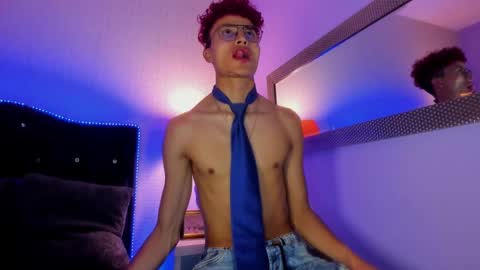 Snapshot of elegant_wolf chatting on 01-09-25, 06:17 Elegant online show from 01-09-25, 06:17