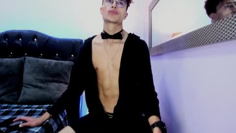 Snapshot of elegant_wolf chatting on 01-11-25, 02:41 Elegant online show from 01-11-25, 02:41