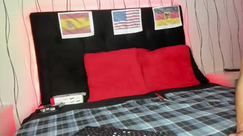 Snapshot of elegant_wolf chatting on 01-16-25, 03:02 Elegant online show from 01-16-25, 03:02