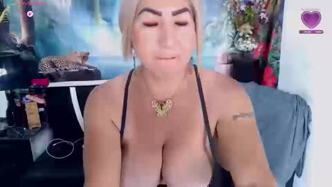 XIOMY   give LIKE on my page online show from 10-20-25, 02:50