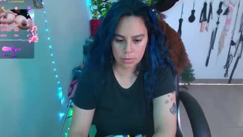 Snapshot of elektra_91 chatting on 02-17-26, 05:04 elektra online show from 02-17-26, 05:04