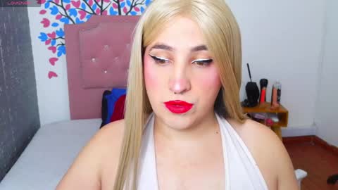 Snapshot of elektra_doll chatting on 06-07-26, 04:16 elektra_doll online show from 06-07-26, 04:16