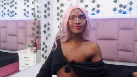 Snapshot of elektraqueen1 chatting on 05-28-26, 07:33 LUISA online show from 05-28-26, 07:33