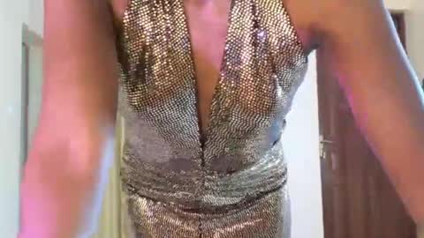 Snapshot of elena_love1111 chatting on 02-15-25, 04:56 Elena online show from 02-15-25, 04:56