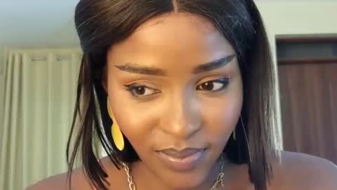 Snapshot of elena_love1111 chatting on 03-05-25, 07:06 Elena online show from 03-05-25, 07:06