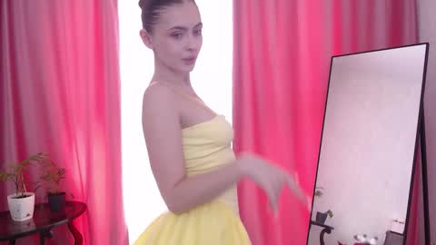 Snapshot of elena_vysotskaya chatting on 02-27-26, 09:09 Elena online show from 02-27-26, 09:09