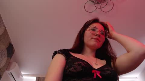 Snapshot of elena_vysotskaya chatting on 04-23-26, 12:29 Elena online show from 04-23-26, 12:29