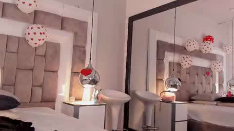 Snapshot of elena_watsonn chatting on 02-14-26, 08:16 Elena Watsonn online show from 02-14-26, 08:16