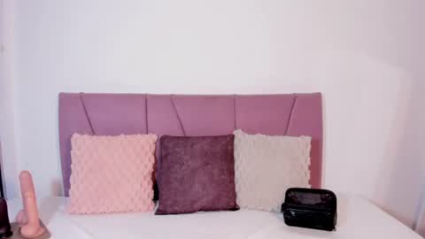 Snapshot of elena_wolff chatting on 06-30-26, 11:33 elena_wolff online show from 06-30-26, 11:33