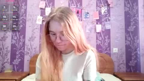 Snapshot of elenacastellani chatting on 03-01-26, 04:14 Mia online show from 03-01-26, 04:14