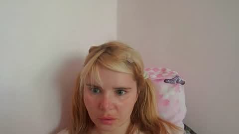 Snapshot of elenaflirt chatting on 07-12-26, 12:18 Elena online show from 07-12-26, 12:18
