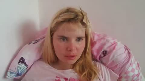 Snapshot of elenaflirt chatting on 07-18-26, 09:57 Elena online show from 07-18-26, 09:57