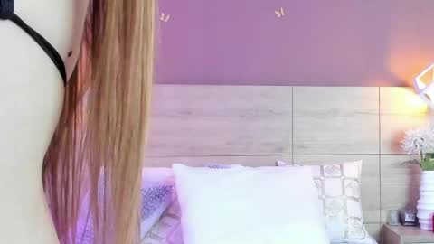 Snapshot of elenagilbert2 chatting on 05-11-26, 03:29 Elena online show from 05-11-26, 03:29