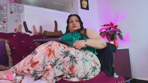 elenna_boobs_ online show from 01-06-26, 04:16