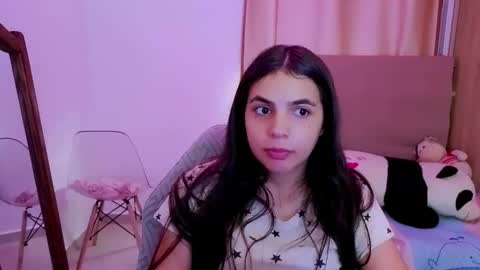 Snapshot of elenna_hotx chatting on 04-21-26, 06:23 agnes online show from 04-21-26, 06:23