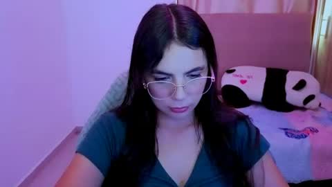 Snapshot of elenna_hotx chatting on 06-15-26, 06:32 agnes online show from 06-15-26, 06:32