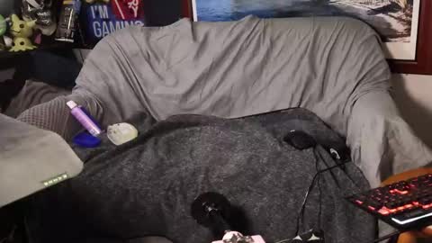 elephantrunkman online show from 12-23-25, 04:43