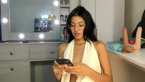 Snapshot of elettra_bennet chatting on 05-16-26, 02:19 elettra_bennet online show from 05-16-26, 02:19