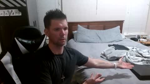 Snapshot of elevatetlb chatting on 08-07-26, 04:14 Walker online show from 08-07-26, 04:14