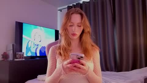 Snapshot of elfiecollins chatting on 04-21-26, 10:21 Elfie online show from 04-21-26, 10:21