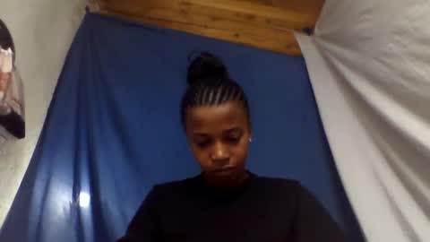 Snapshot of elia011 chatting on 03-22-26, 08:40 elia011 online show from 03-22-26, 08:40