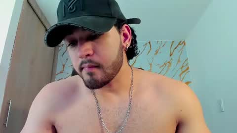 Snapshot of eliankeiser chatting on 07-15-26, 03:34 Elian online show from 07-15-26, 03:34
