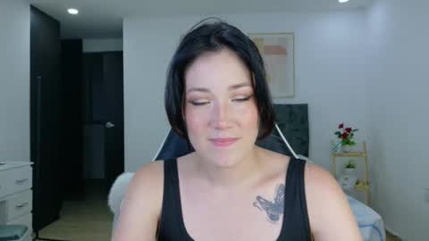 eliiih_ online show from 11-18-25, 02:28