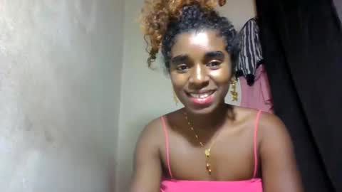 Snapshot of elina981 chatting on 06-06-26, 09:14 elina981 online show from 06-06-26, 09:14