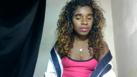 Snapshot of elina981 chatting on 06-11-26, 06:50 elina981 online show from 06-11-26, 06:50