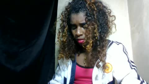 Snapshot of elina981 chatting on 06-12-26, 06:56 elina981 online show from 06-12-26, 06:56
