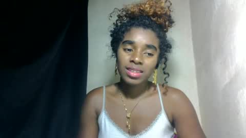Snapshot of elina981 chatting on 06-12-26, 07:02 elina981 online show from 06-12-26, 07:02