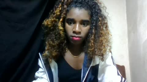 Snapshot of elina981 chatting on 06-19-26, 05:34 elina981 online show from 06-19-26, 05:34