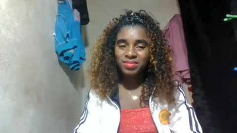 Snapshot of elina981 chatting on 07-08-26, 08:30 elina981 online show from 07-08-26, 08:30
